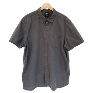 The North Face Short Sleeve Seersucker Button Shirt Mens Size XXL Sun Faded Grey